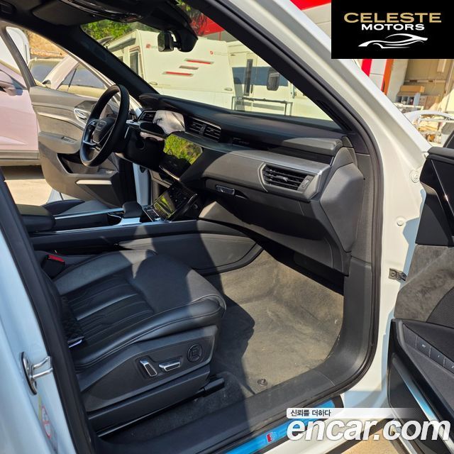 AUDI e-55 Quattro Sportback 2021 — photo 12 sur 26