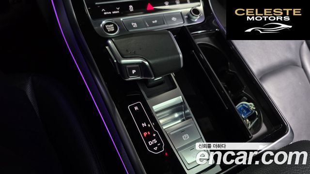 AUDI Q8 (4M) 45 TDI Quattro Premium 2021 — photo 12 sur 45
