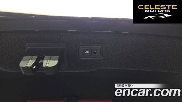AUDI A8 (D5) 55 TFSI Quattro LWB 2021 — photo 24 sur 34