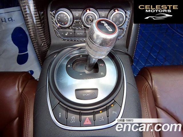 AUDI R8 5.2 V10 Spyder 2011 — photo 12 sur 25