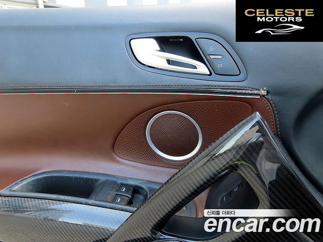 AUDI R8 5.2 V10 Spyder 2011 — photo 13 sur 25