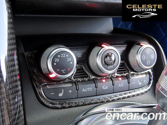 AUDI R8 5.2 V10 Spyder 2011 — photo 19 sur 25