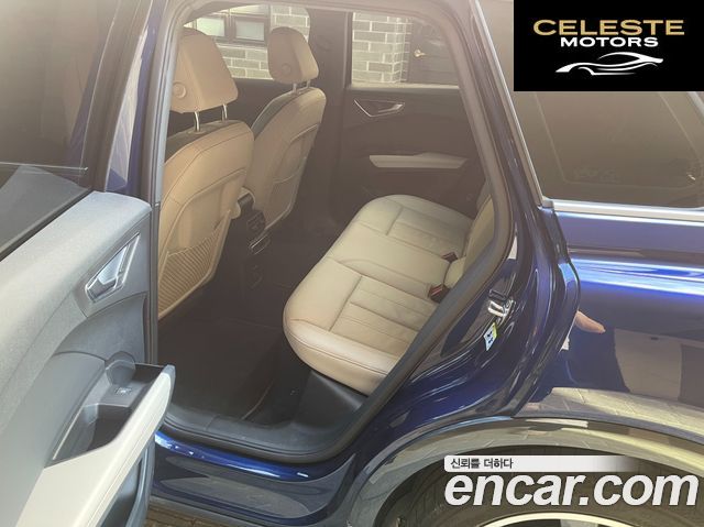 AUDI Q4 e-(F4) 40 Premium 2022 — photo 10 sur 23
