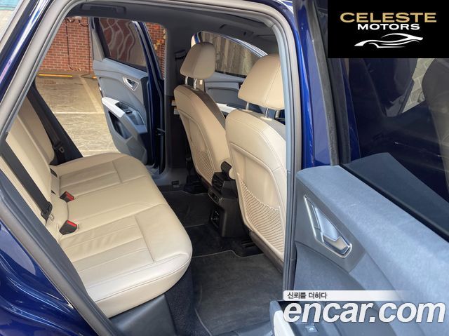 AUDI Q4 e-(F4) 40 Premium 2022 — photo 9 sur 23
