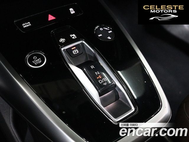 AUDI Q4 e-(F4) 40 Premium 2023 — photo 11 sur 26