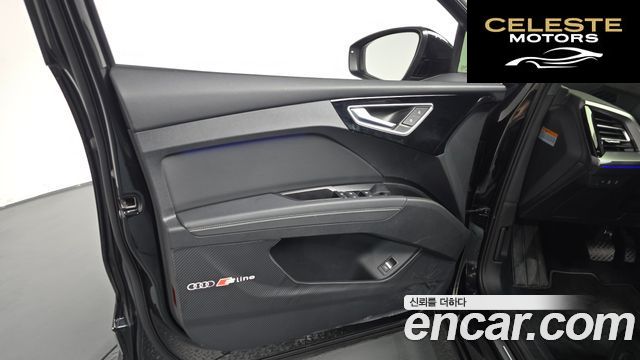 AUDI Q4 e-(F4) 40 Premium 2022 — photo 13 sur 39