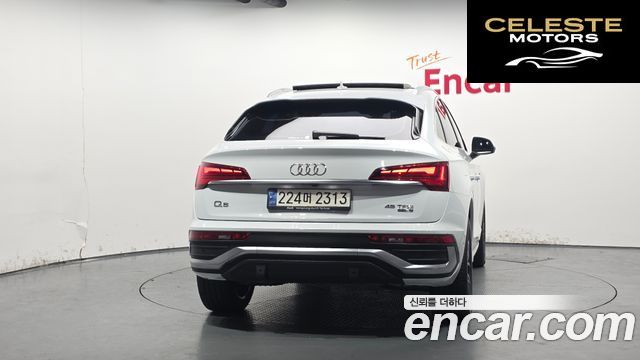 AUDI Q5 (FY) 45 TFSI Quattro Premium Sportback 2022 — photo 4 sur 33