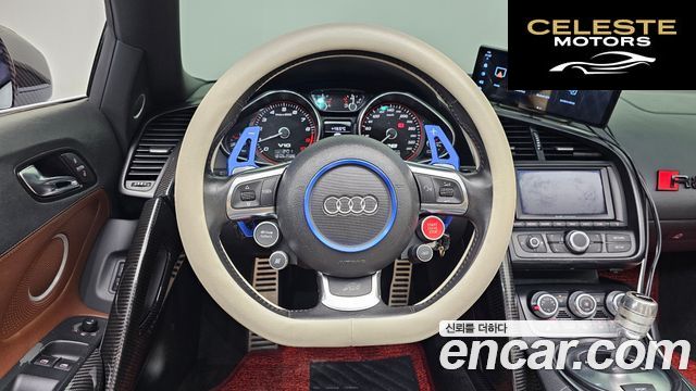 AUDI R8 5.2 V10 Spyder 2012 — photo 13 sur 26