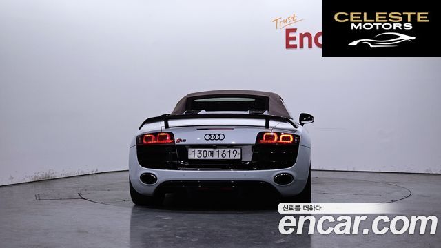 AUDI R8 5.2 V10 Spyder 2012 — photo 4 sur 26