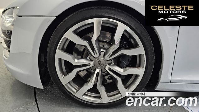 AUDI R8 5.2 V10 Spyder 2012 — photo 5 sur 26