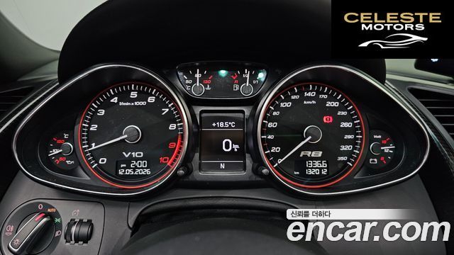 AUDI R8 5.2 V10 Spyder 2012 — photo 8 sur 26
