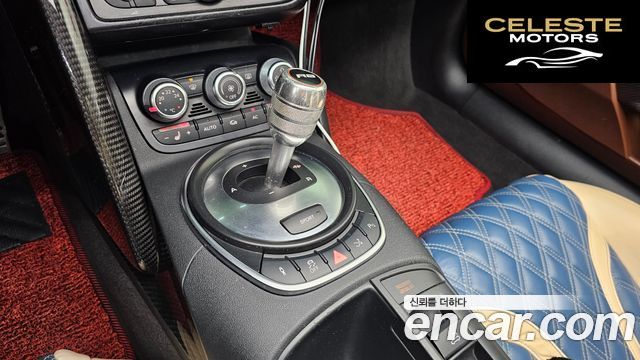 AUDI R8 5.2 V10 Spyder 2012 — photo 9 sur 26