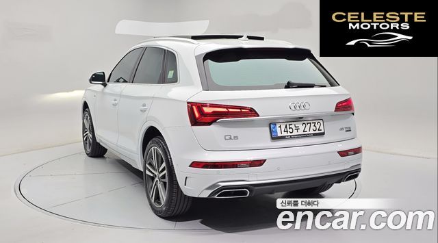 AUDI Q5 (FY) 45 TFSI Quattro Premium 2021 — photo 2 sur 26