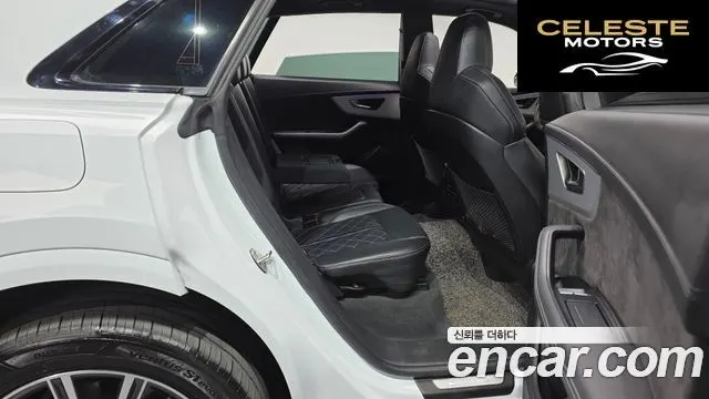 AUDI Q8 (4M) 55 TFSI Quattro Premium 2021 — photo 12 sur 26
