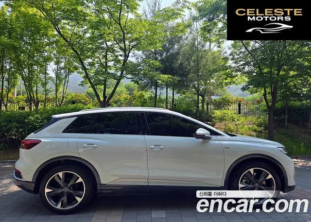 AUDI Q4 e-(F4) 40 Premium 2023 — photo 8 sur 26