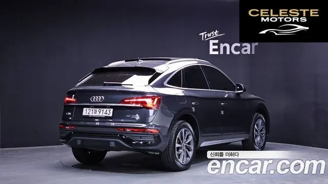 AUDI Q5 (FY) 45 TFSI Quattro Sportback 2023 — photo 2 sur 35