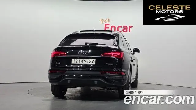 AUDI Q5 (FY) 45 TFSI Quattro Premium Sportback 2023 — photo 4 sur 32