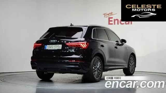 AUDI Q3 (F3) 35 TDI Quattro Premium 2022 — photo 2 sur 32
