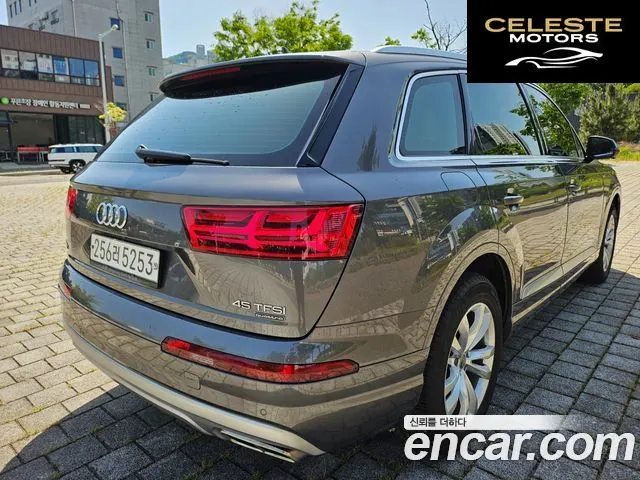 AUDI Q7 (4M) 45 TFSI Quattro 2019 — photo 8 sur 26