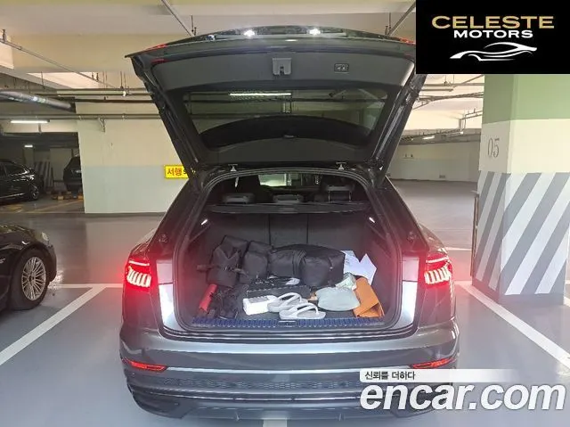 AUDI Q8 (4M) 55 TFSI Quattro Premium 2021 — photo 11 sur 20