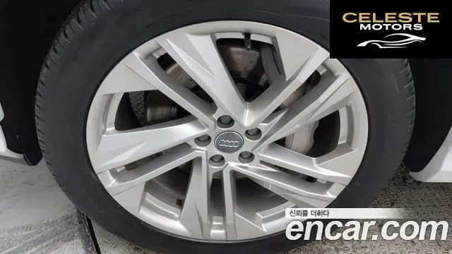 AUDI Q7 (4M) 45 TDI Quattro Premium 2021 — photo 9 sur 26