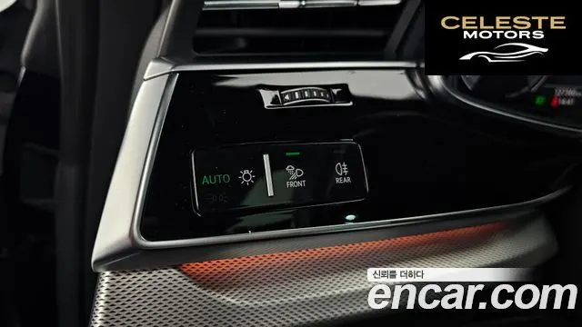 AUDI Q8 (4M) 45 TDI Quattro Premium 2020 — photo 27 sur 36