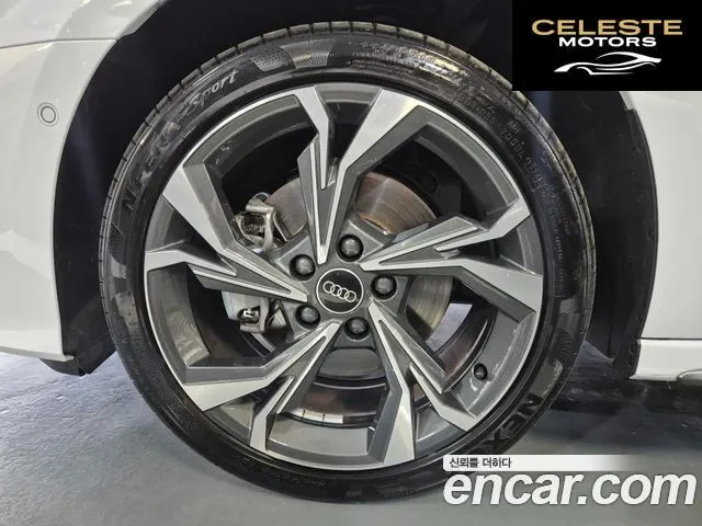 AUDI A3 (8Y) 40 TFSI Premium 2025 — photo 5 sur 26