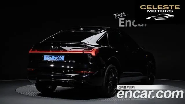 AUDI e-55 Quattro Sportback 2022 — photo 2 sur 40
