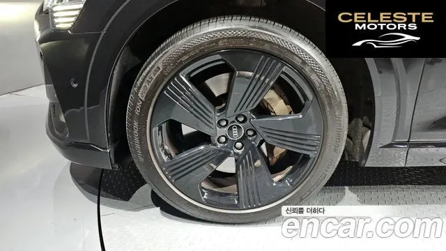 AUDI e-55 Quattro Sportback 2022 — photo 5 sur 40