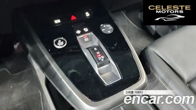 AUDI Q4 e-(F4) 40 2023 — photo 12 sur 38