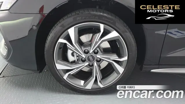 AUDI A3 (8Y) 40 TFSI Premium 2025 — photo 4 sur 32