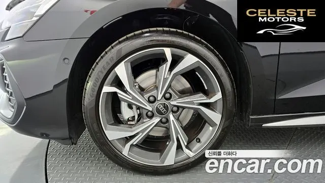 AUDI A3 (8Y) 40 TFSI Premium 2025 — photo 5 sur 31