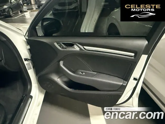 AUDI A3 40 TFSI 2018 — photo 6 sur 11
