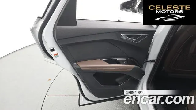 AUDI Q4 e-(F4) 40 Premium 2023 — photo 15 sur 41