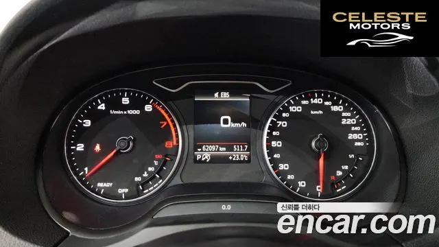 AUDI A3 40 TFSI 2018 — photo 11 sur 36