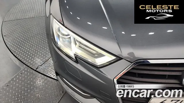 AUDI A3 40 TFSI 2018 — photo 8 sur 36