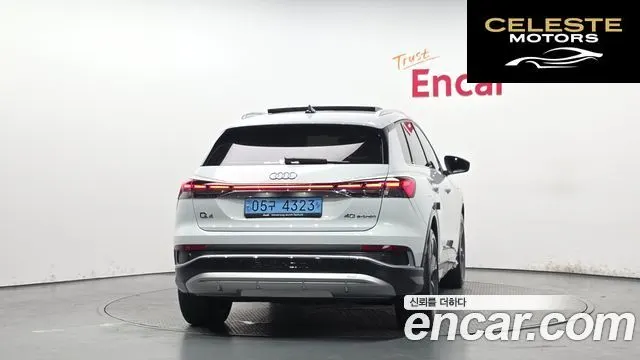 AUDI Q4 e-(F4) 40 Premium 2023 — photo 4 sur 41