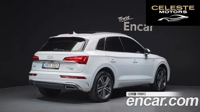 AUDI Q5 (FY) 45 TFSI Quattro Premium 2021 — photo 2 sur 20