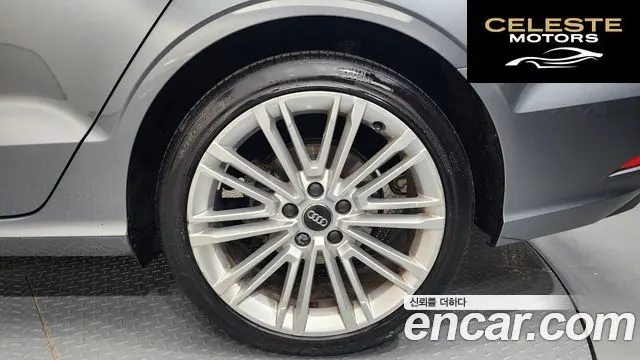 AUDI A3 40 TFSI 2018 — photo 7 sur 36
