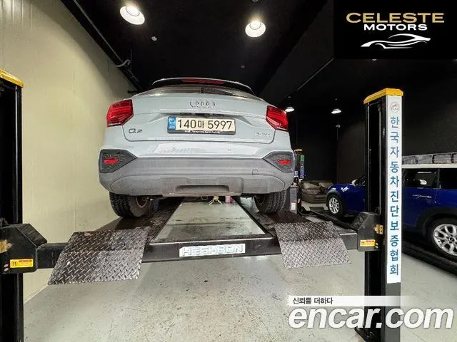 AUDI Q2 35 TDI 2023 — photo 2 sur 8