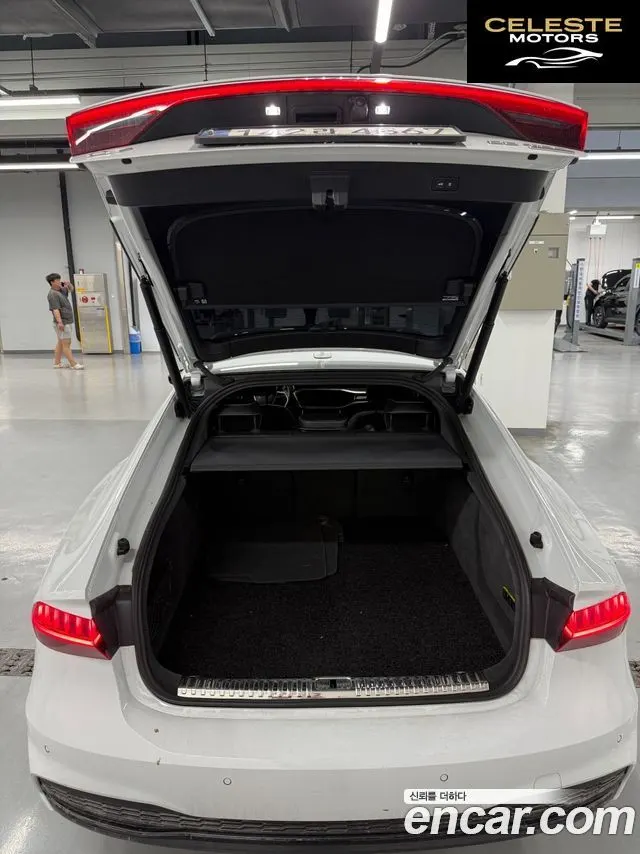 AUDI A7 (4K) 55 TFSI Quattro Premium 2023 — photo 13 sur 19