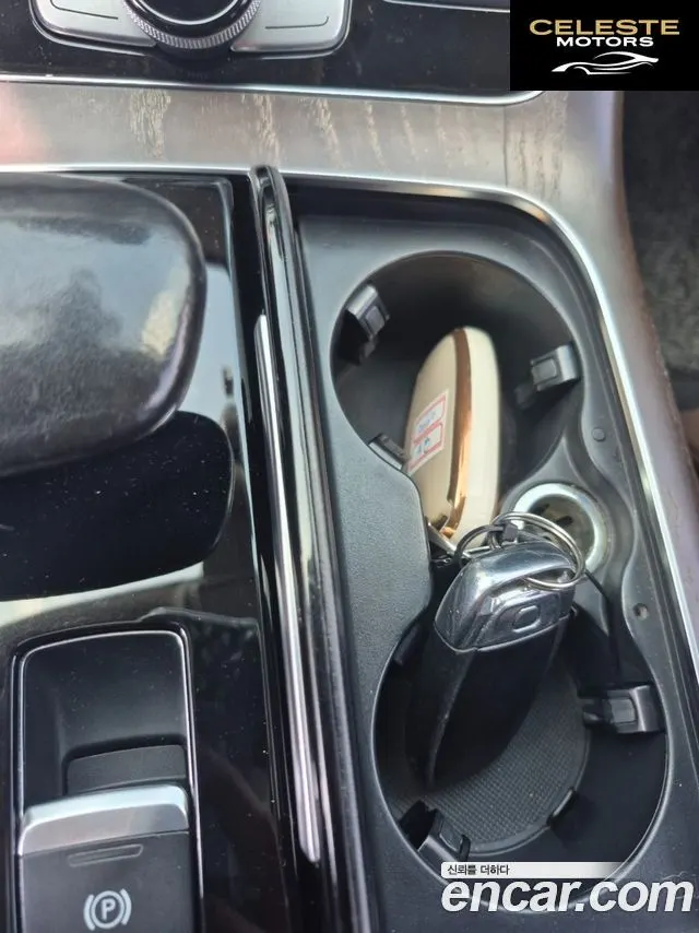 AUDI A8 65 TFSI Quattro 2016 — photo 12 sur 23