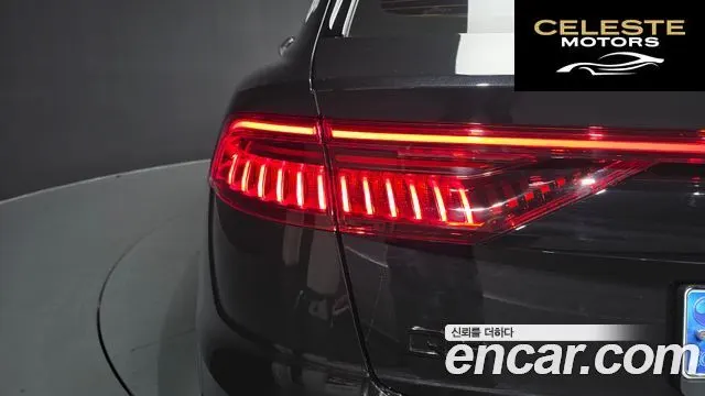AUDI Q8 (4M) 55 TFSI Quattro Premium 2023 — photo 9 sur 37