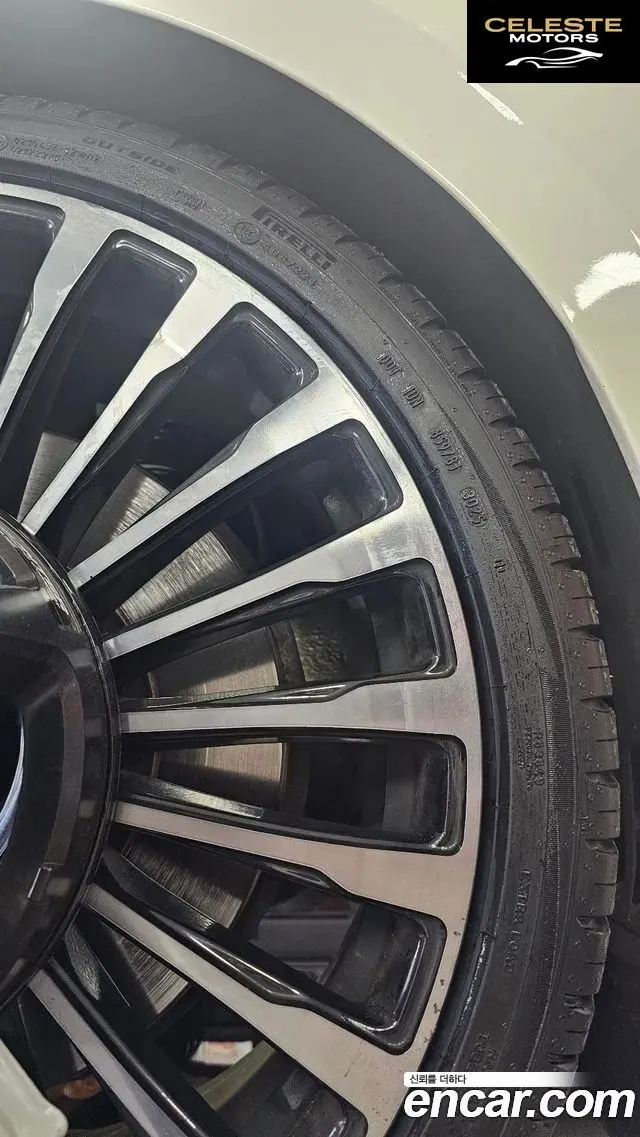 BENTLEY Flying Spur 24.0 2016 — photo 11 sur 23