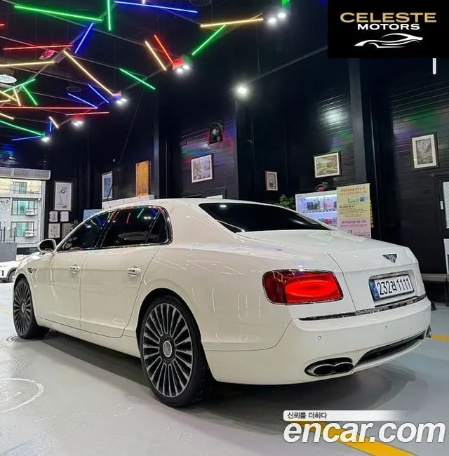 BENTLEY Flying Spur 24.0 2016 — photo 17 sur 23