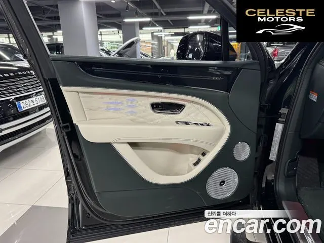 BENTLEY 4.0 V8 EWB First Edition 2024 — photo 6 sur 25