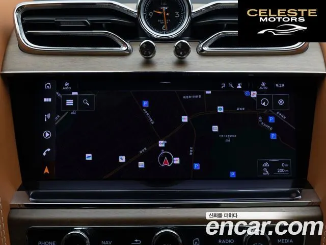BENTLEY 4.0 V8 EWB 2024 — photo 17 sur 26
