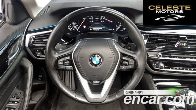 BMW Série 5 (G30) 520i Luxury 2018 — photo 13 sur 20