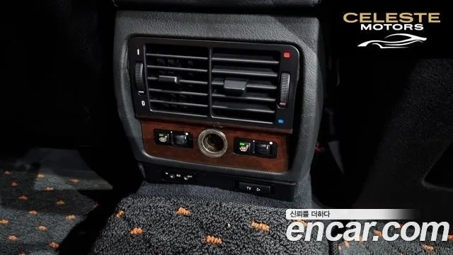 BMW Série 7 728iL 2001 — photo 18 sur 20