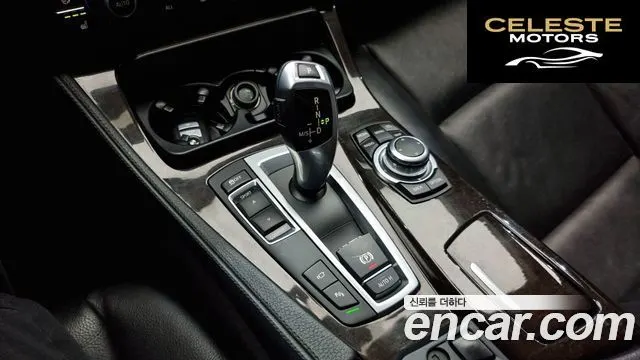 BMW Série 5 (F10) 528i 2013 — photo 9 sur 20